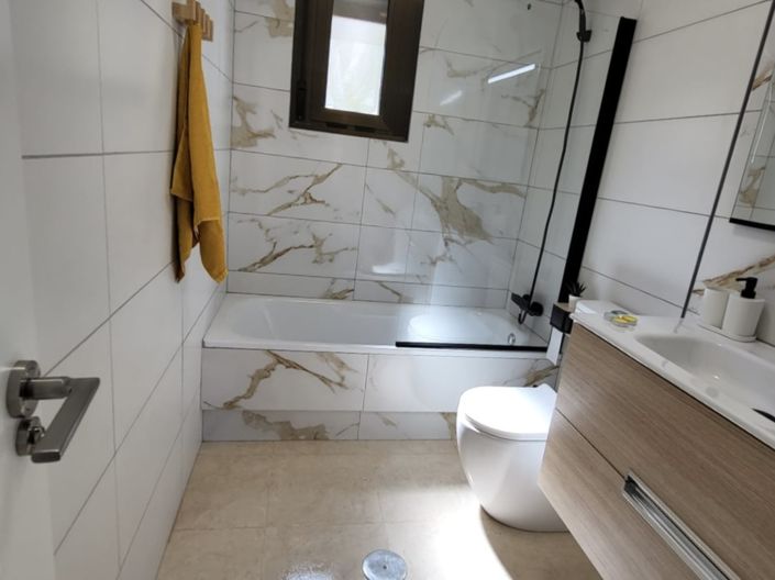 Image No.37-3 Bed Property for sale