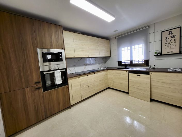 Image No.38-3 Bed Property for sale