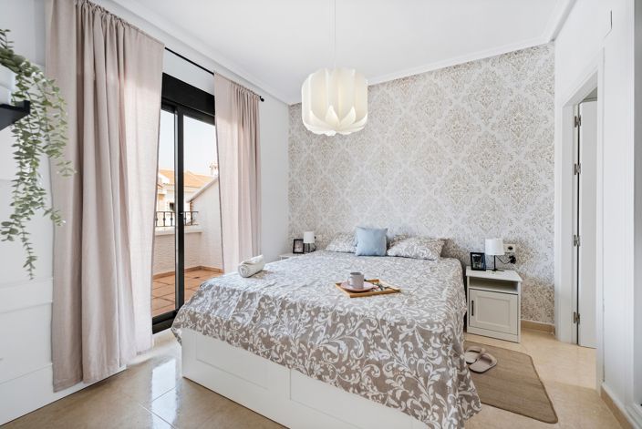 Image No.21-3 Bed Property for sale