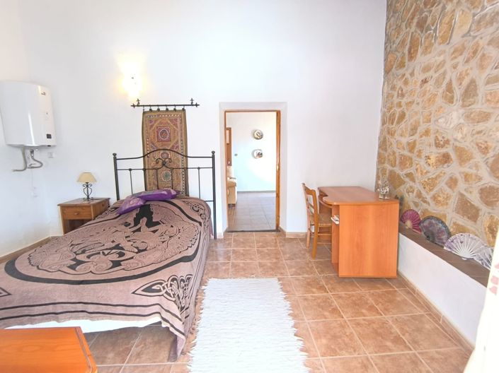 Image No.13-5 Bed Property for sale