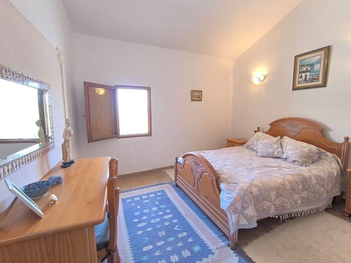 Image No.5-5 Bed Property for sale