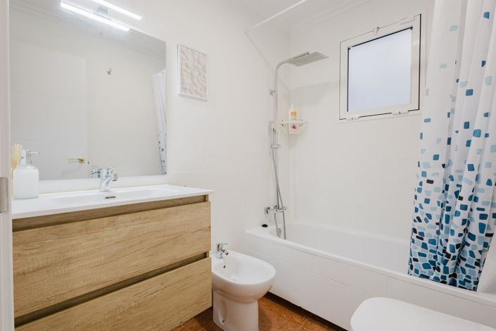 Image No.28-2 Bed Apartment for sale