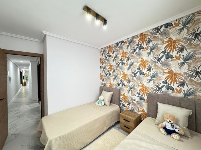 Image No.14-4 Bed Apartment for sale