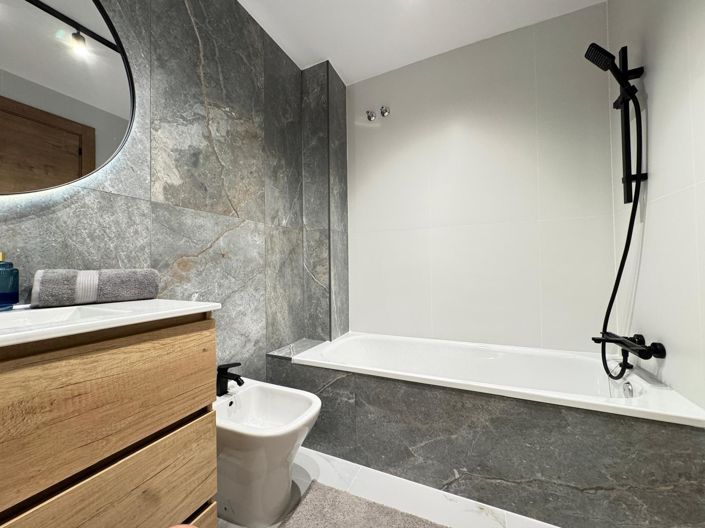 Image No.8-4 Bed Apartment for sale