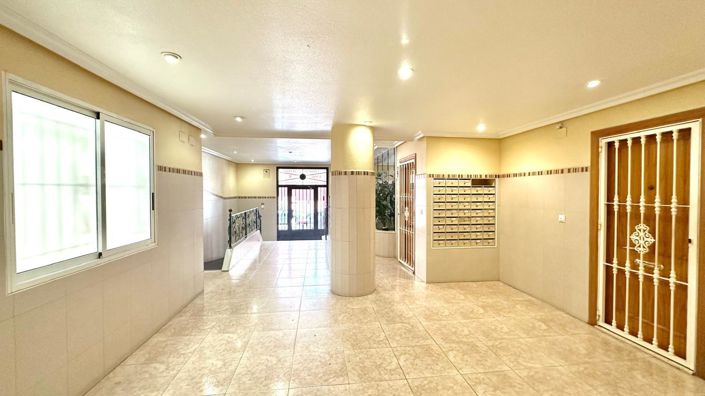 Image No.4-Appartement de 2 chambres à vendre à Torrevieja