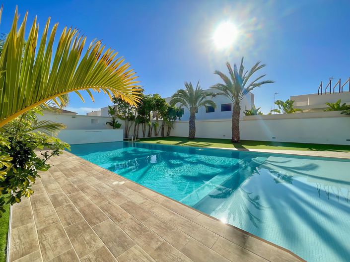 Image No.12-3 Bed Apartment for sale