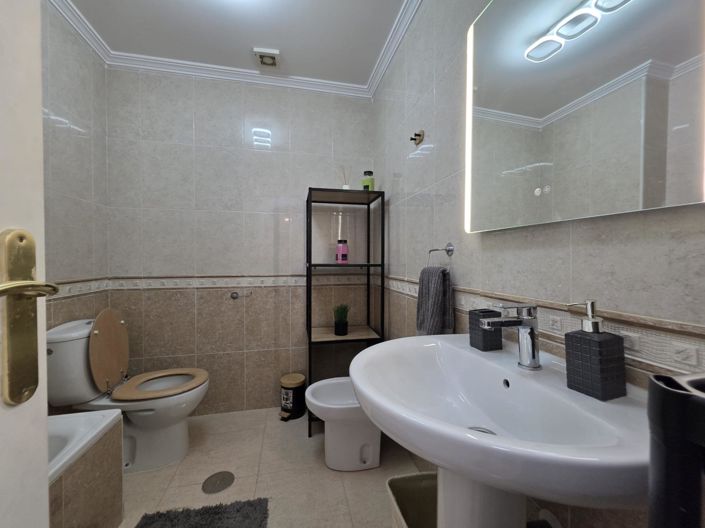 Image No.19-2 Bed Apartment for sale