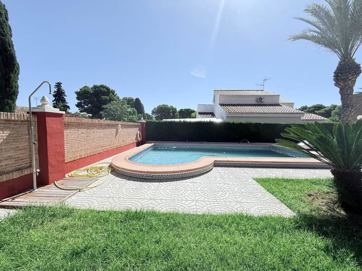 Image No.17-5 Bed Villa for sale