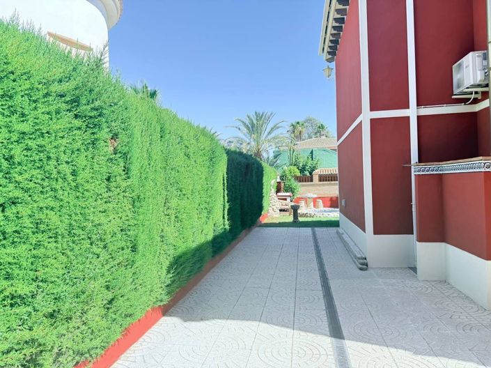 Image No.34-5 Bed Villa for sale