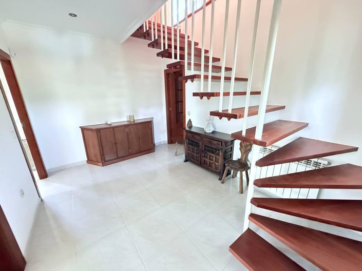 Image No.40-5 Bed Villa for sale
