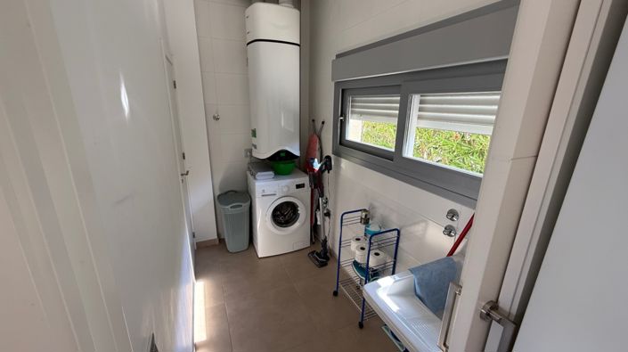 Image No.10-3 Bed Villa for sale