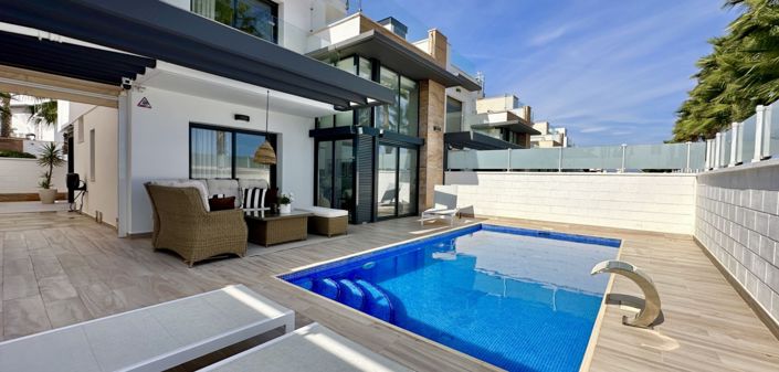 Image No.29-3 Bed Villa for sale