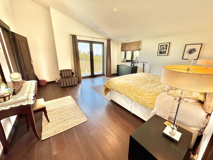 Image No.14-4 Bed Villa for sale