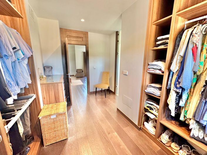 Image No.25-4 Bed Villa for sale