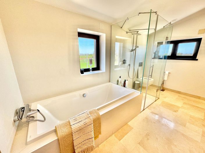 Image No.33-4 Bed Villa for sale