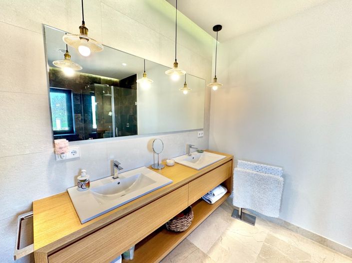 Image No.34-4 Bed Villa for sale