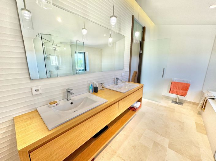 Image No.35-4 Bed Villa for sale