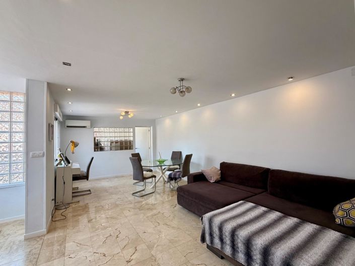 Image No.15-5 Bed Villa for sale