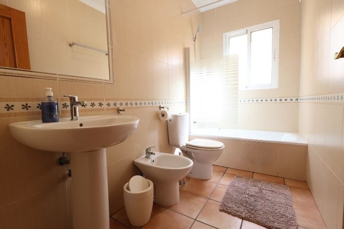 Image No.12-3 Bed Villa for sale