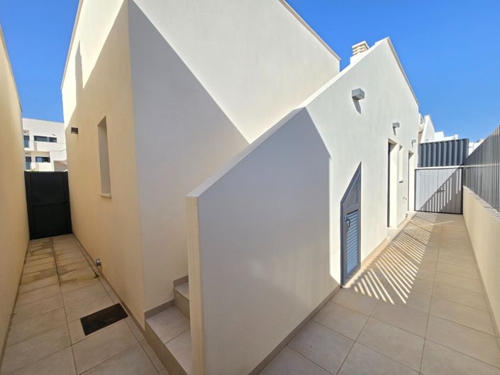 Image No.29-3 Bed Villa for sale