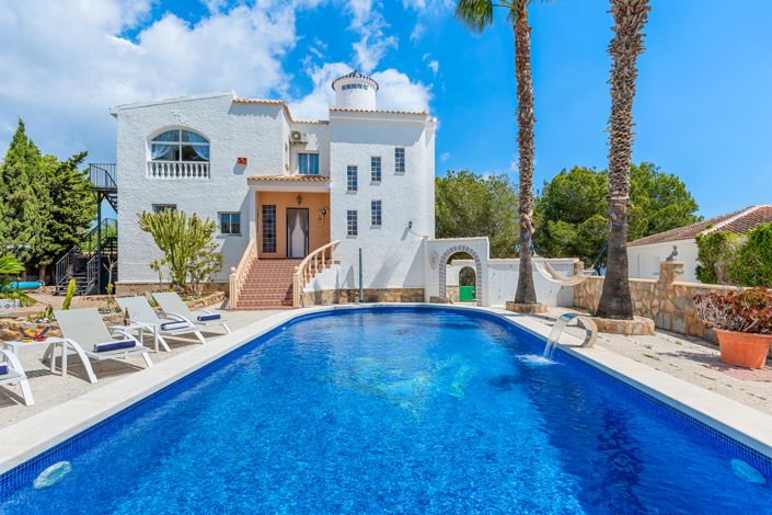 Image No.1-4 Bed Villa for sale