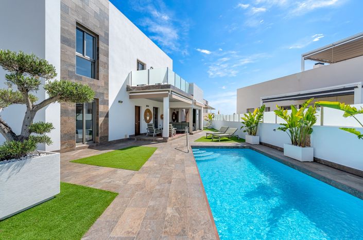 Image No.2-3 Bed Villa for sale