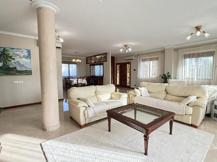 Image No.10-5 Bed Villa for sale