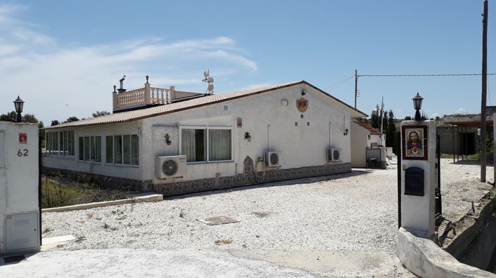 Image No.1-4 Bed Villa for sale