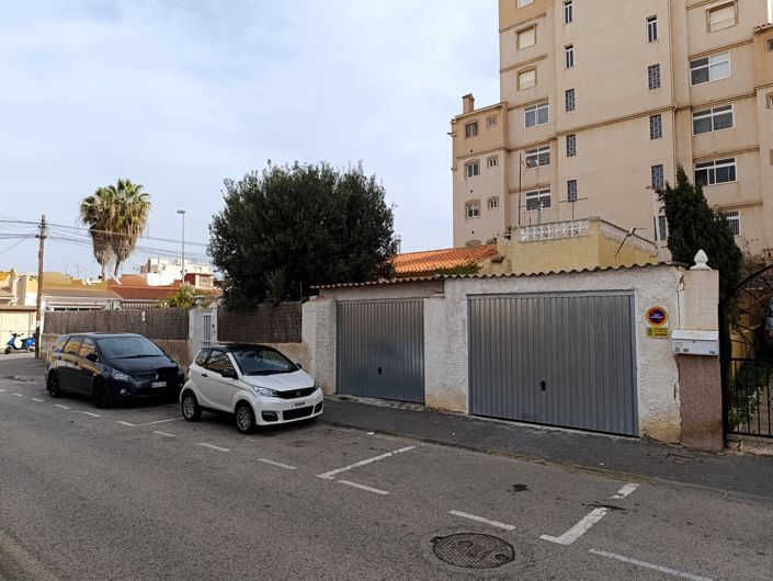 Image No.2-Villa for sale