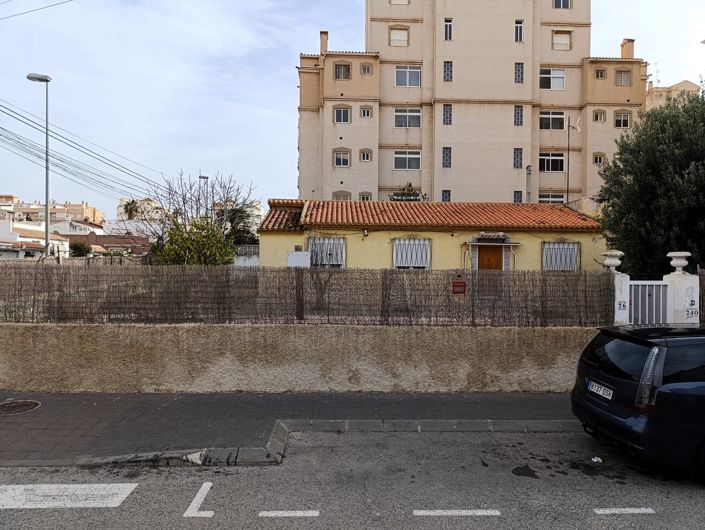 Image No.8-Villa for sale