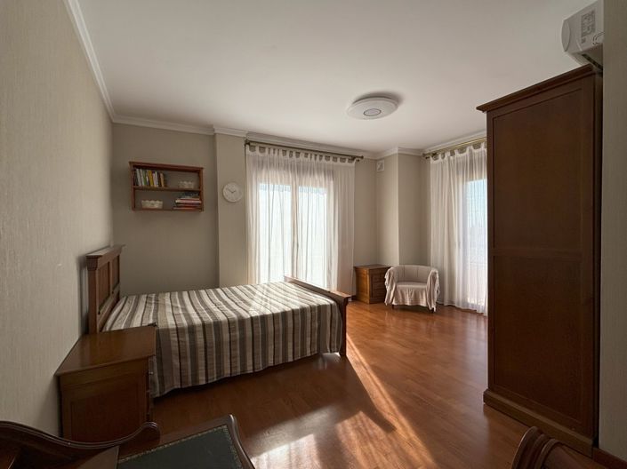 Image No.30-5 Bed Villa for sale