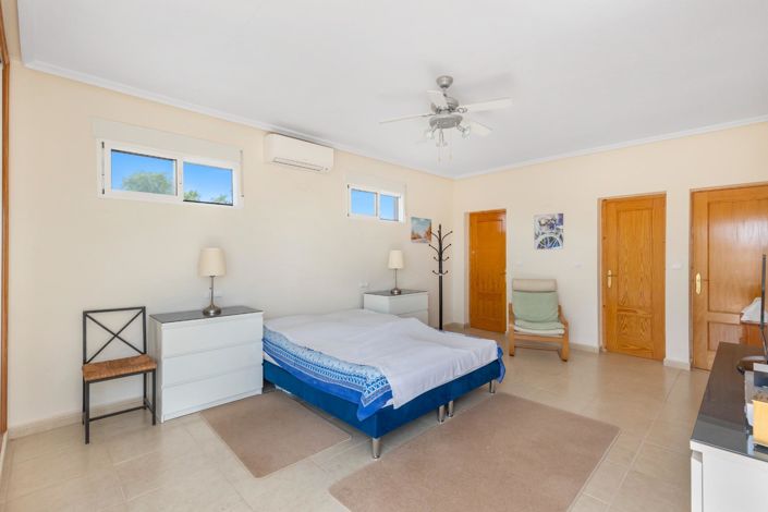 Image No.30-5 Bed Villa for sale