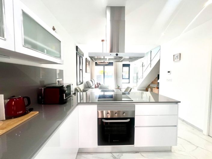 Image No.4-3 Bed Villa for sale