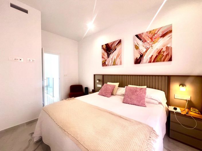 Image No.9-3 Bed Villa for sale