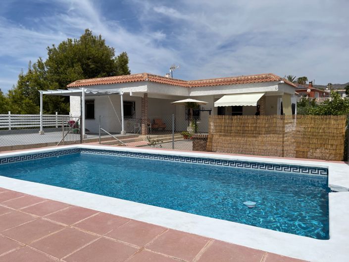 Image No.1-4 Bed Villa for sale