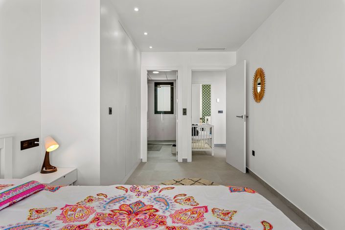 Image No.13-4 Bed Villa for sale