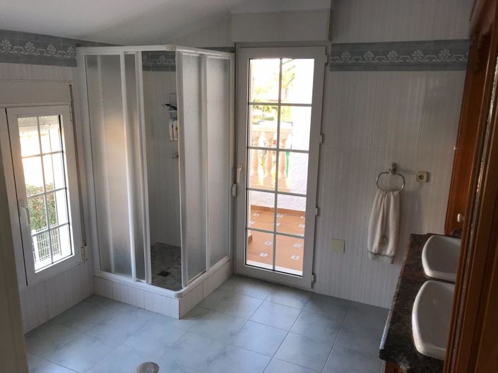 Image No.11-7 Bed Villa for sale