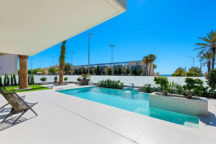 Image No.1-Villa de 4 chambres à vendre à Orihuela Costa