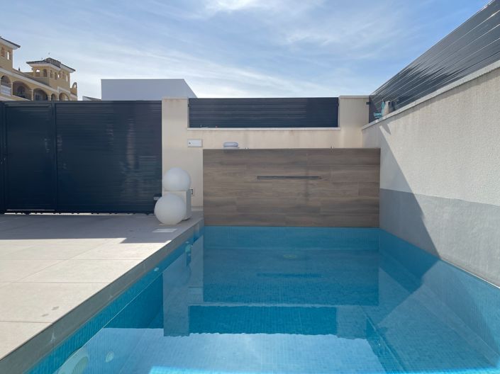 Image No.6-4 Bed Property for sale