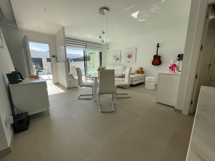 Image No.8-4 Bed Property for sale