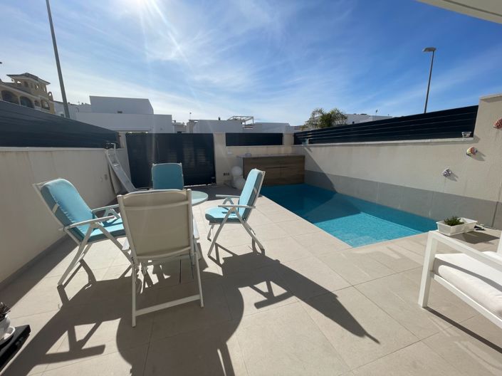 Image No.9-4 Bed Property for sale