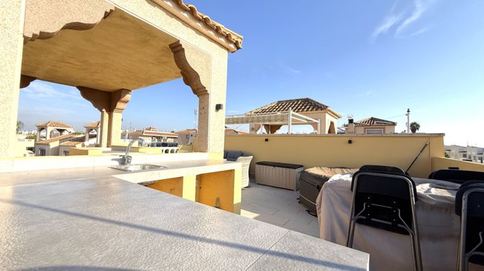 Image No.32-2 Bed Property for sale