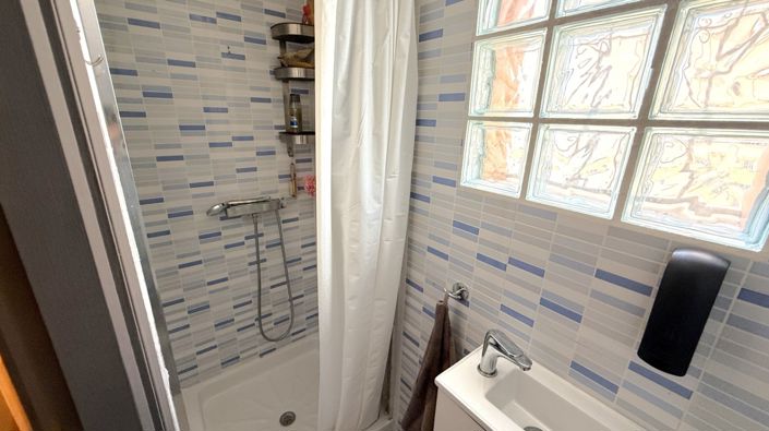 Image No.8-2 Bed Property for sale