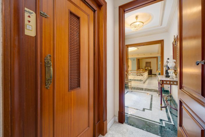 Image No.29-12 Bed Villa for sale