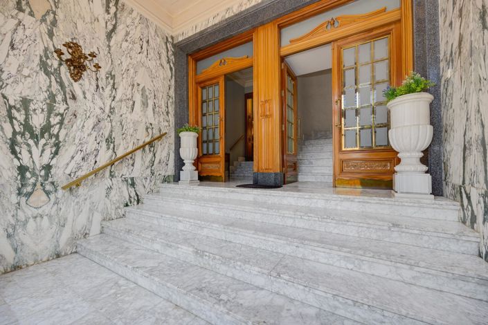 Image No.4-12 Bed Villa for sale