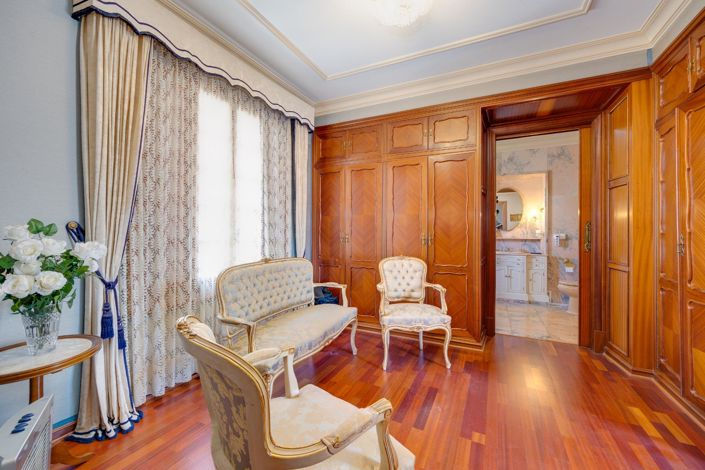 Image No.43-12 Bed Villa for sale