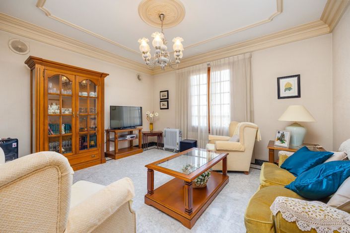 Image No.45-12 Bed Villa for sale