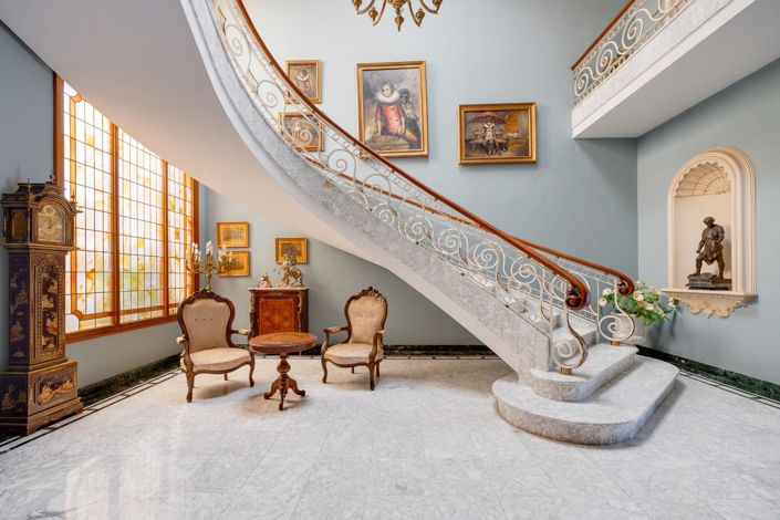 Image No.5-12 Bed Villa for sale