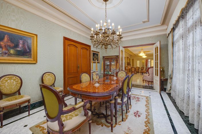 Image No.8-12 Bed Villa for sale