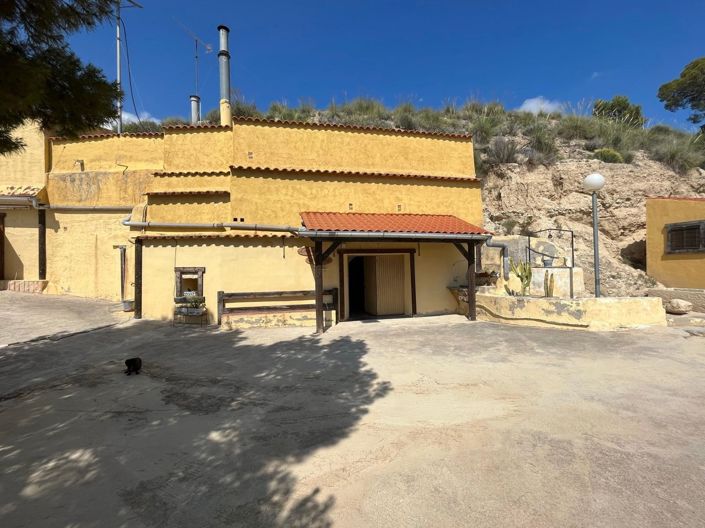 Image No.1-3 Bed Villa for sale